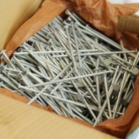 Galvanized spikes nails for synthetic grass installation