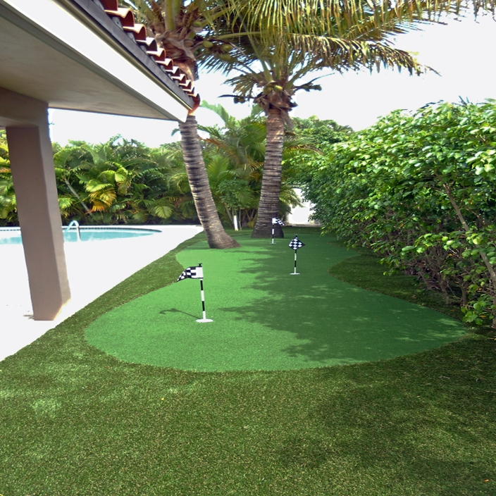 Artificial grass lawn backyard putting green golf greens practice backyard landscape ideas landscaping