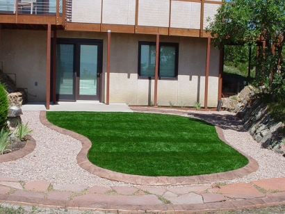 Front Yard Small Synthetic Lawn with Stripes and Brick border