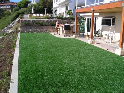 Riviera Monterey-84 fake green grass,green grass carpet,artificial turf,synthetic turf,artificial turf installation,how to install artificial turf,used artificial turf
